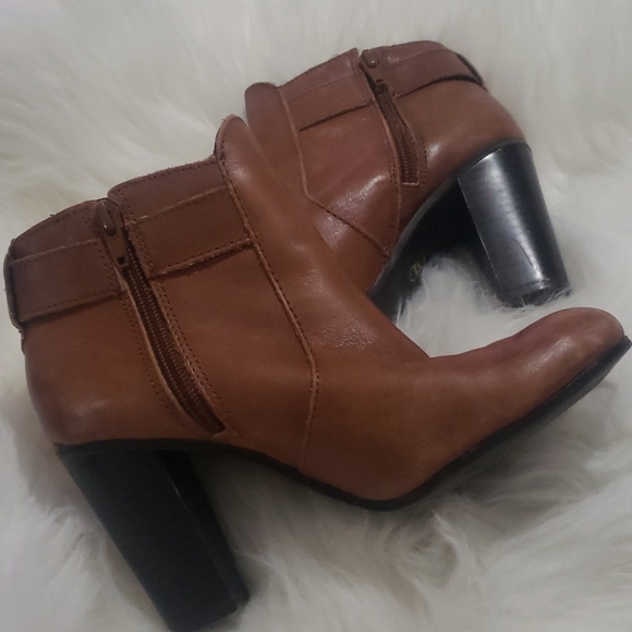 Leather cute boots - Picture 2 of 3